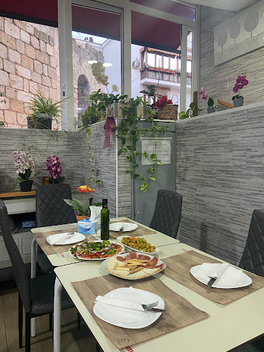 Café Bar Ararat: Sabores auténticos en el corazón de Mérida 45