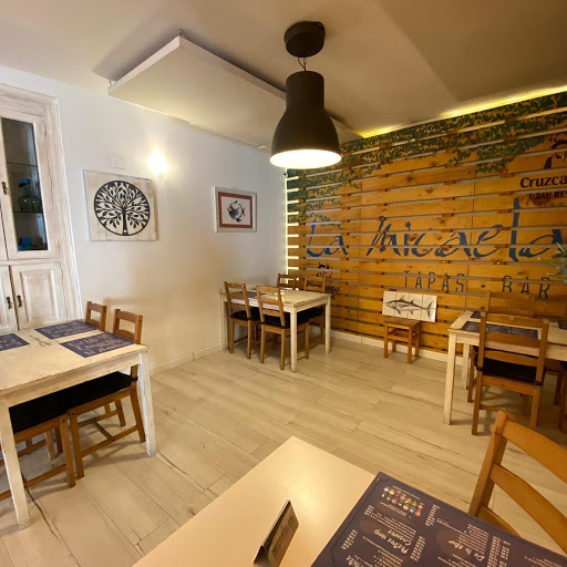 La Micaela: Tapas mediterráneas en un rincón acogedor de El Puerto 42 AF1QipPCseWajYnM5VjzhqfGl00yC5JMB35ma1TZ36r8