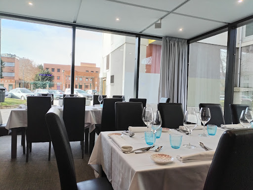 Blue Gallery: Un rincón elegante en Burgos con un menú degustación sorprendente 1 AF1QipPDZMPSbdVDgnIpjEsLbKy9vQkTesau fEqlYW2
