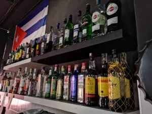 El Floridita de Torrevieja: Sabor auténtico cubano a pie de playa