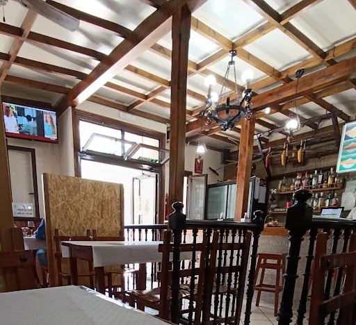 O Tipico Meson: Sabores gallegos auténticos en Vilalba 21
