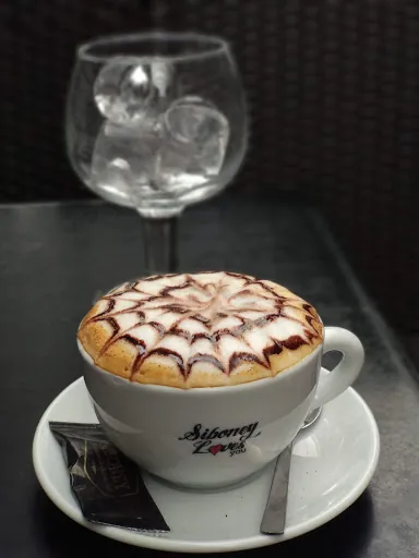 CARUSO: Un rincón acogedor en Verín con café excepcional 1 CARUSO: Un rincón acogedor en Verín con café excepcional