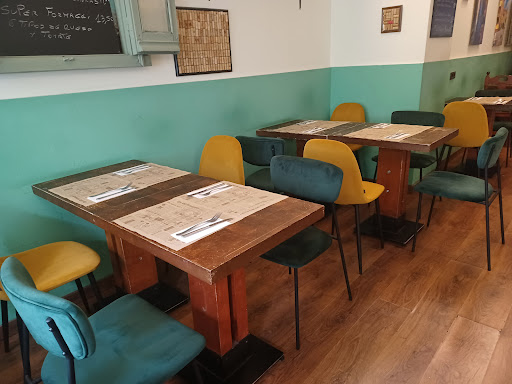 La Ventana Verde: Un rincón encantador en Madrid donde las deliciosas pizzas gourmet y el trato familiar te harán sentir como en casa 1 AF1QipPHnuuhAdxGwRPObX6wdZ095TlNGKT HGUn KNm