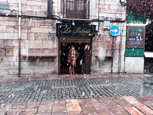 La Trebede: Encanto en el corazón de León con deliciosas tapas 1 AF1QipPId2zAkZ0Yg2zzKmMptsgQCHvOJ2OiZwdv2TlL