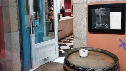 Buena Sombra: Disfruta de cocina española en un ambiente acogedor 1 Buena Sombra: Disfruta de cocina española en un ambiente acogedor