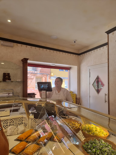 Confitería Santa Cecilia: Un rincón dulce en Benavides con pasteles irresistibles 42