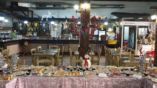 El Fogón Sevillano: Sabor auténtico en el corazón de Sevilla 35 AF1QipPJiUakbHpryxBfc0TVd9tAgDX0 y4GWrr KtjD
