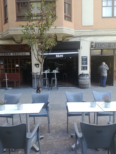 Kutuna Taberna: Deléitate con pintxos únicos en el corazón de Bilbao 18 AF1QipPK6 ZnhDWpyq1bb3k7pUhgLYrdPTVcHl66rsSv