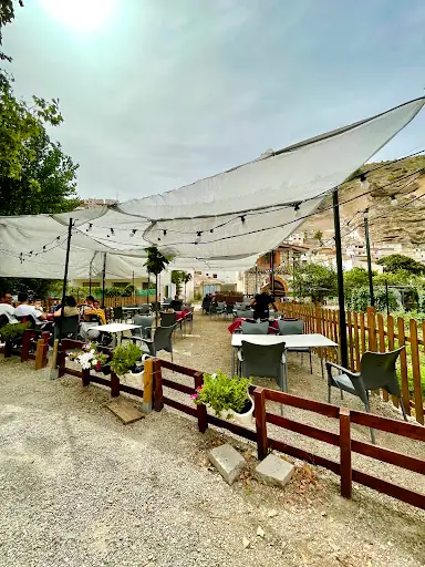 Mesón-Restaurante Fogones «el Chato»: Sabores auténticos junto al río Júcar