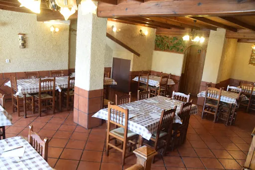 casa Raquel: Sabor auténtico en Las Majadas con comida casera excepcional