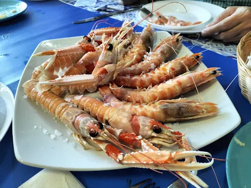 Rincomar Mariscos: Sabor a mar en La Rinconada, ¡no te pierdas sus gambas!
