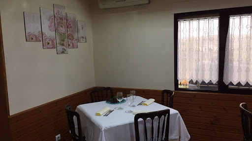 Restaurante Casa Paca: Sazón casera en un rincón acogedor de Sarracín 1 AF1QipPPVQIbizcixqyyvPPZA9b3pn bMXMFnLrd0BlS