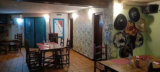 Restaurante Mexicano Rincon Azteca: Auténtica comida mexicana en O Carballiño, ideal para toda la familia