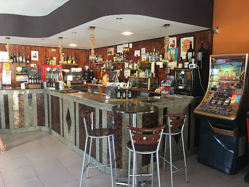 O Novo Feiravella: Sabor español en Entrimo con un ambiente familiar acogedor 23