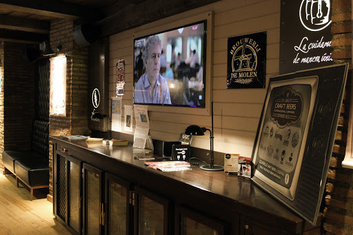 Capitán Amargo: Sabor a tapas y cervezas en el corazón de Granada 40