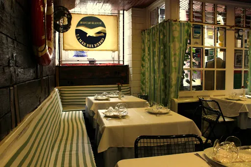 La Mar del Medio: Un rincón acogedor en Oviedo con el mejor cachopo