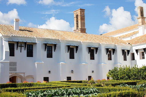 Monasterio de San Francisco: Disfruta de delicias en un antiguo convento en Palma del Río 1 AF1QipParsolAmJTtZpRQ2fGYmiy1lszoHZ0bBbWyfR6