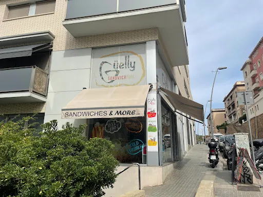 Guelly sandwichpark: Deliciosos sándwiches y churros junto al Park Güell