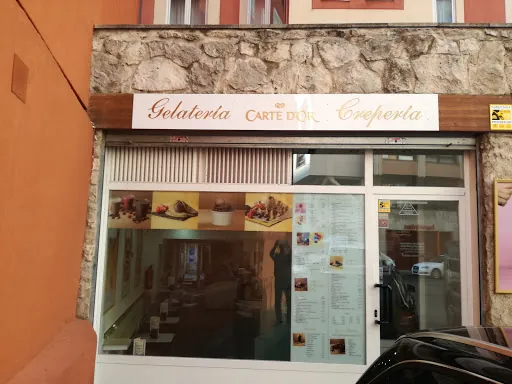 Belgious Burgos: Deléitate con crepes y gofres en un rincón acogedor