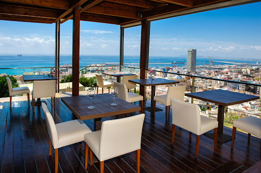 Q-Linaria: Deléitate con vistas impresionantes y un menú degustación inolvidable 1