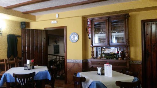 El Mesón: Deléitate con las mejores gambas en Calzada de Calatrava 1 AF1QipPfECCkMN4ZehGmuD