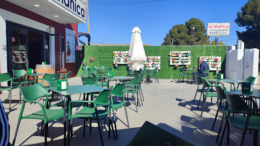 El Patio de la Mañica: Un rincón encantador en Albacete con sabores únicos 30