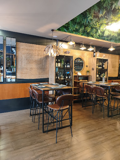 La Cava Gastrobar: Sorpresas culinarias en el corazón de Cuenca 1 AF1QipPg3udPqHoqmYPbNj3rw lPPbYJknHcG6TvPuXC