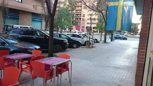 Sanders: Un rincón acogedor en Valencia con deliciosa comida india y cervezas artesanales 1 AF1QipPgtG7 B yq9jH66aTQ95Y39DnZZtuD7 vGXj4T