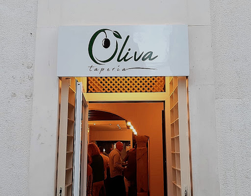 Oliva Tapas: Delicias y ambiente familiar en el corazón de Málaga 1