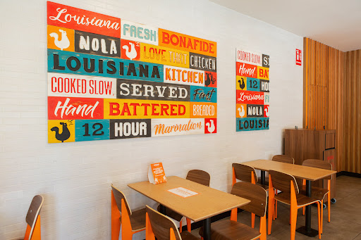 Popeyes Famous Louisiana Chicken: Sabor auténtico en Valdepeñas 1