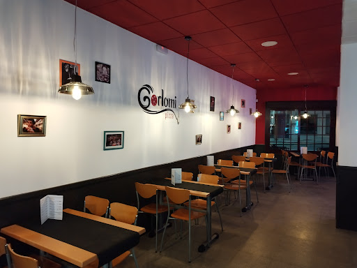 Gorlomi Pizza: Tradición y sabor en cada porción en Pontevedra 1