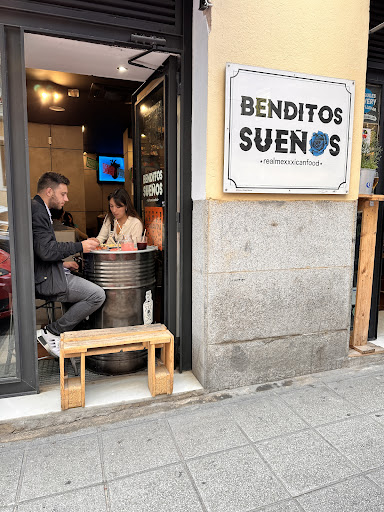 Benditos Sueños | Malasaña: Un rincón mágico en el corazón de Madrid donde los sabores creativos despiertan tus sentidos y cada plato es un sueño hecho realidad 1 AF1QipPknk3PzfMqKCPcG5t58mpb7IuRCOvl57u m4ZZ