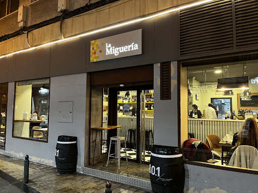 La Migueria: Deléitate con las mejores migas en Zaragoza 1 AF1QipPlCh1BkME7F3Xq47lQwLZQ6MzpQhXnu9cqzWg