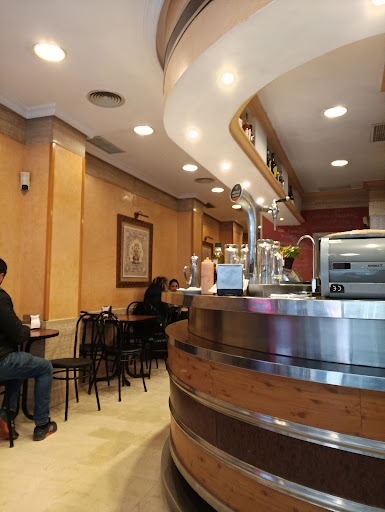 Cafeteria Los Lunares: Comida casera exquisita en el corazón de Cádiz 40 AF1QipPlKGP5xKALBzy0JuQH30dfvc Usz02252isFu