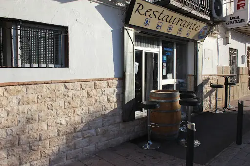 Restaurante – Bar Capri: Sabores caseros en el corazón de Quesada