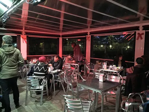Mas Que Churros: Deliciosos churros y café en el corazón de Mérida