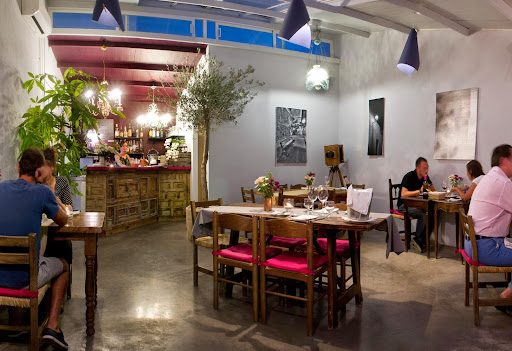21 Restaurante: Disfruta de una experiencia culinaria única en el corazón de Barbate 39 AF1QipPnqRf8N p9MfCSeWZ5oiDrf7 7Q0CRWhY77LUr