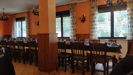 Restaurante Huelde: Comida casera en un rincón acogedor de Crémenes