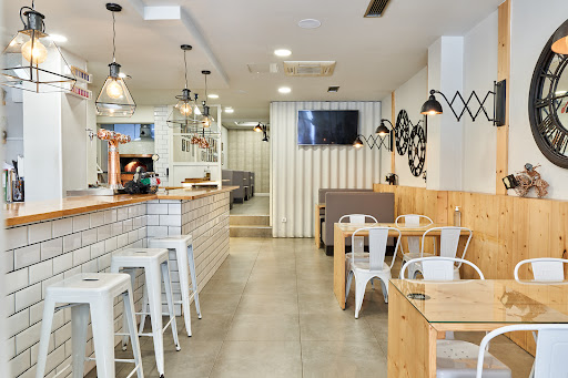Don Marco Pizza: Auténtica experiencia italiana en Vigo 35 AF1QipPo8FssYTrsE3r2fg2q6T1McVkp3y3MnF2chLE