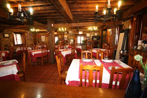 Asador Gasolina: Disfruta exquisitas parrillas en Cervera y una terraza acogedora