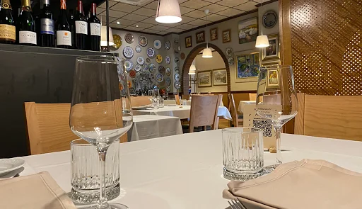 Ramon: Delicias vascas en un rincón acogedor de Monforte del Cid