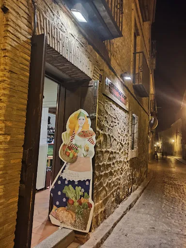 Almuzara: Sabor mediterráneo en el corazón de Segovia 1 Almuzara: Sabor mediterráneo en el corazón de Segovia