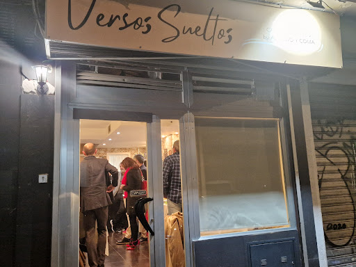 Versos Sueltos: Sabor auténtico en el corazón de Granada 1