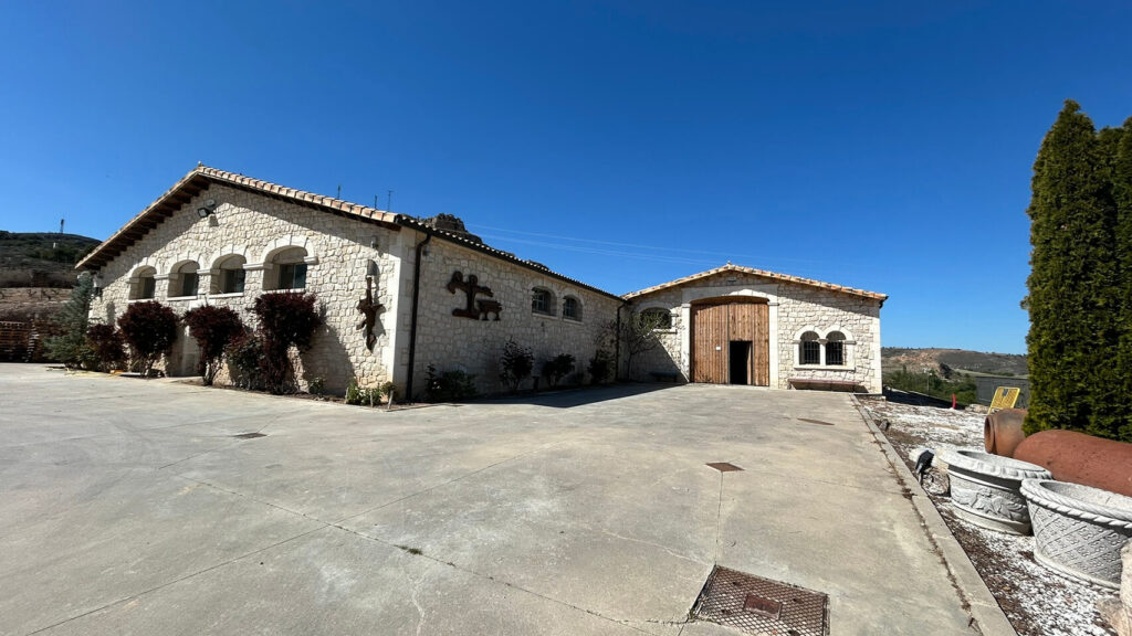 Bodega Severino Sanz: viñas viejas, crianza lenta y un museo con vigas centenarias 2 Bodega Severino Sanz