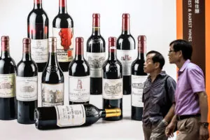 Bordeaux reduce producción de vino al nivel más bajo desde hace 30 años