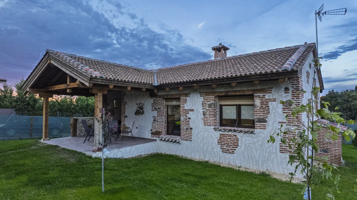 Cabañas de Polendos, el pueblo donde los artesanos abren sus talleres y el paisaje parece otro mundo 1 Cabañas de Polendos
