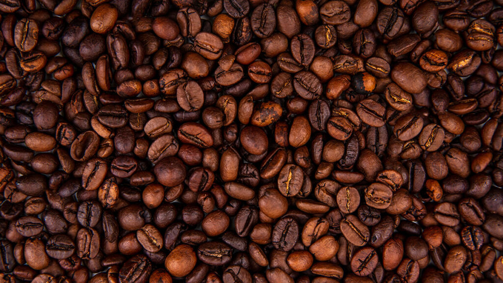 Café con alcohol: el truco de temperatura y vertido que cambia por completo el resultado 1 Cafe con alcohol