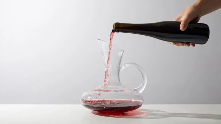 Cuántos litros tiene una arroba de vino: así se traduce hoy esta medida