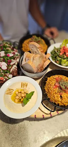 Descubre la experiencia gastronómica única de este restaurante en La Oliva, con especialidades locales que encantan al paladar 2 imagen OÚM en La Oliva