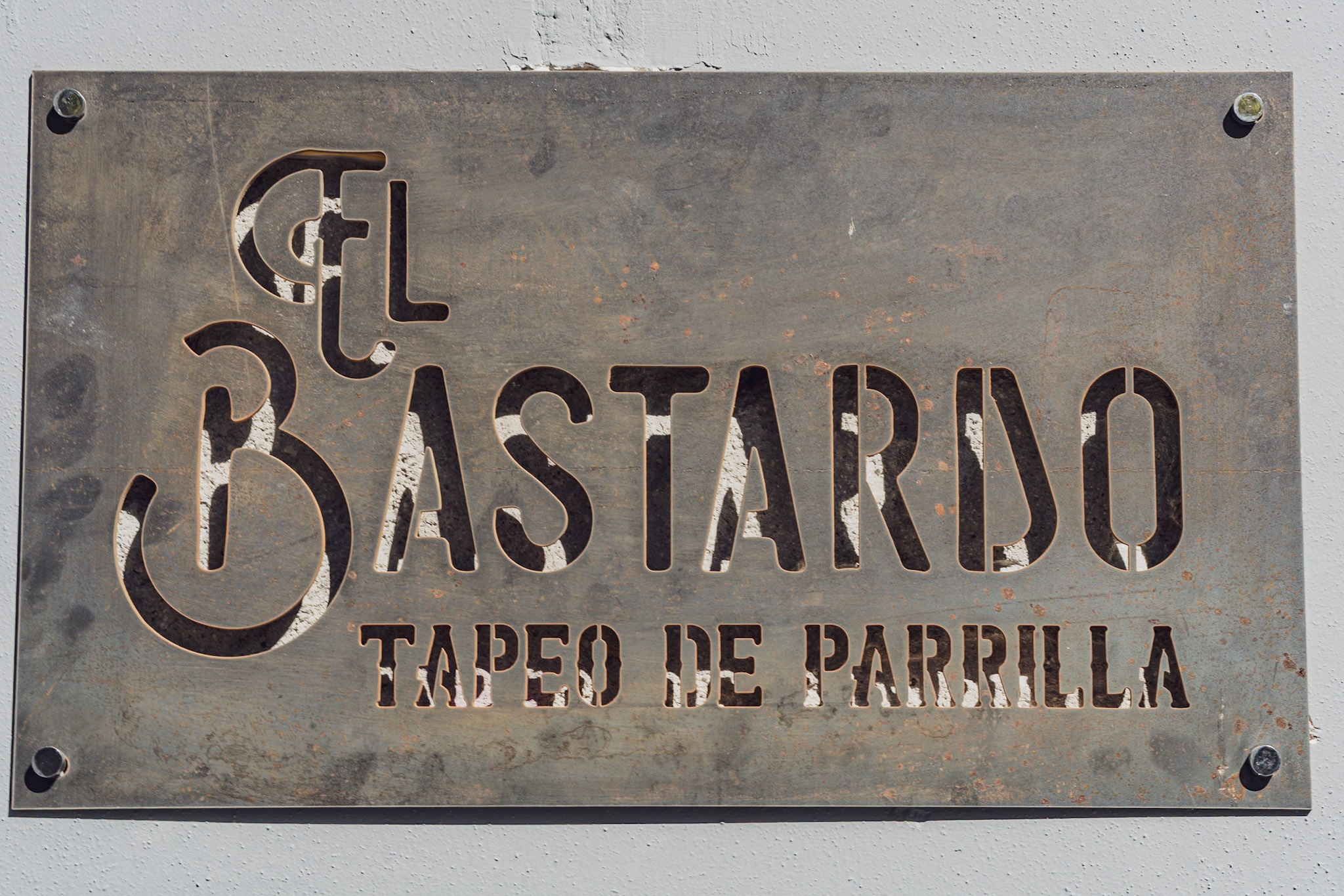 El Bastardo, el restaurante que revoluciona Madrid: «Puedes disfrutar de una experiencia de brasas premium por unos 23 euros» 1 El Bastardo el restaurante que revoluciona Madrid